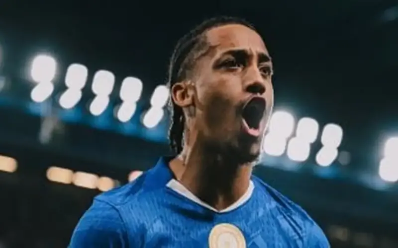 برشلونة يراقب جواو بيدرو فى نهائى كأس الاتحاد الإنجليزى